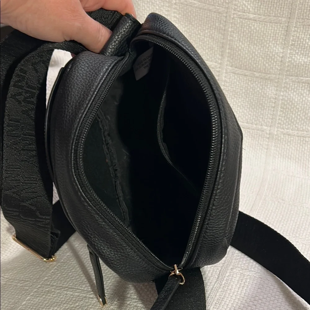 JONES NY Black Crossbody Bag